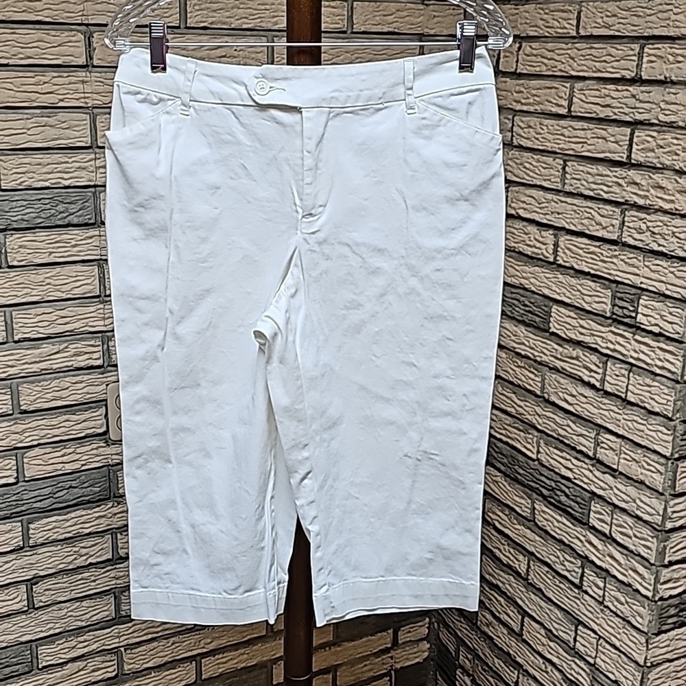 St John's Bay Capris sz 10P